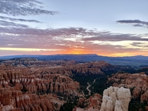 Sunrise at Inspiration Point - Bryce Canyon National Park 