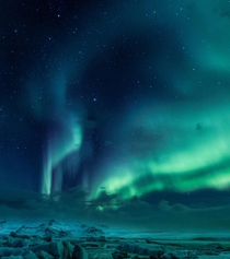 Swirling Aurora over Jkulsrln Iceland 