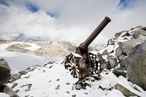 The Cannon of Adamello Italy  kg  lb cannon pulled  ft up a mountain by  artillerymen Abandoned after WW