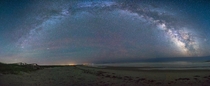 The full arch at the beach You can see Saturn on the right near the core and Andromeda Galaxy on the left 