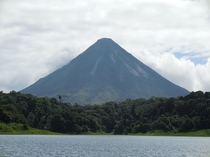 The majestic Arenal volcano a Costa Rican landmark  X