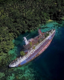 The MS World Discoverer on Solomon Islands