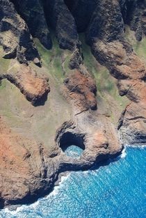 The shore of Kauai from above 