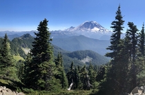 The view of Mount Rainier from Bearhead Mountain 