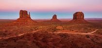 The way ArizonaUtah light up during sunset will never cease to amaze me Monument Valley Arizona 
