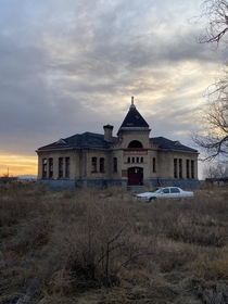 This abandoned schoolhouse in Deseret UT