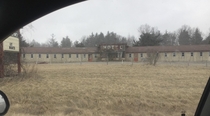 This motel that I pass driving to see my family Close to Ashland OH Gives major creepy vibes