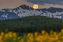 Thunder Moon sets over West Elk Peak West Elk Wilderness Colorado 