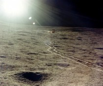 Tracks on the moon 