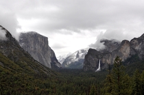 Tunnel View of Yosemite during the snowfall in late May You never see the same view twice 