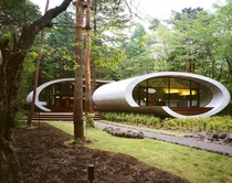 Ultramodern Shell Residence by ARTechnic Architects 