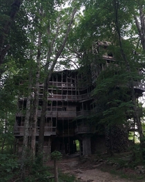 Unofficial Worlds Largest Treehouse in Tennessee no longer exists more photos in comments