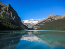 View of Lake Louise in Banff National Park OCx
