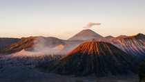 View of the volcanoes Bromo Batok and Semeru at sunrise - Indonesia  hermansjoris