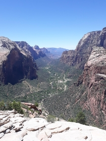 View off of Angels Landing in Zion National Park Utah OC 