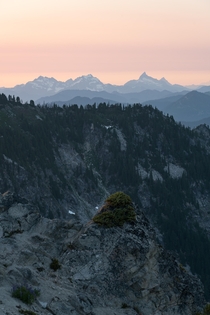 Washingtons Central Cascades catch the days last rays of light 
