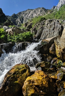 Water and rocks in the twin lakes wilderness Just outside of SLC Utah  OC