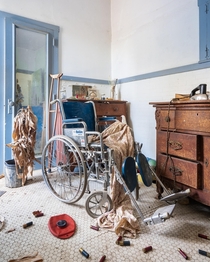 Wheelchair I found in the bathroom of an abandoned house in rural PA Curious as to what happened here 