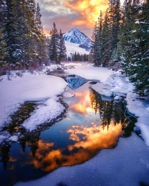 Winter sunrise reflections in Colorado OC 