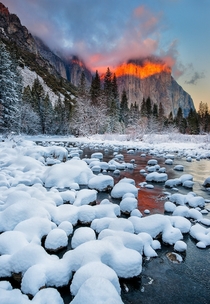 Winter Sunset Over El Capitan    Yosemite National Park California USA    Photographed by Jay Lee 