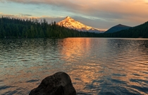 Yesterdays post got some interest so here is another shot from the lost lake moments after the alpenglow on Mt Hood 