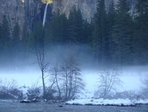 Yosemite in the mist 