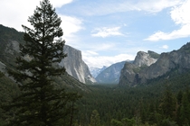 Yosemite overlook Half Dome in the background 