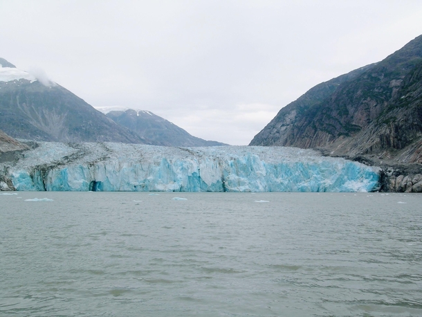  A glacier in Alaska -  x
