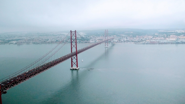 de abril bridge in Lisbon 