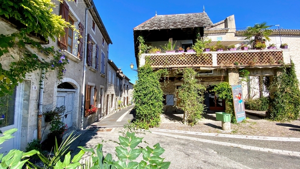  France - In the village of Castelnau-Montratier