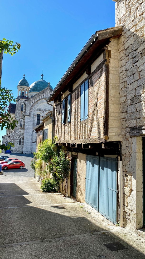  France - Towards the church of Castelnau-Montratier