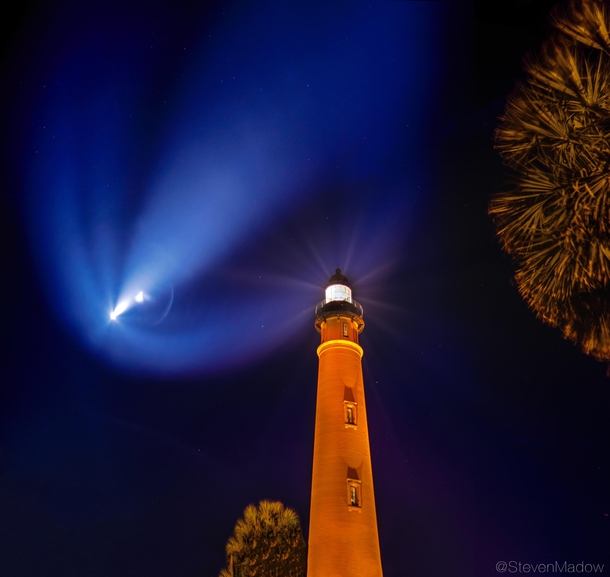  SpaceX Jellyfish and a lighthouse
