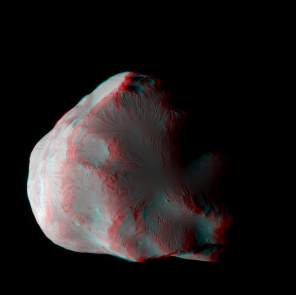  Stereo Helene Get out your redblue glasses and float next to Helene the small icy moon of Saturn 