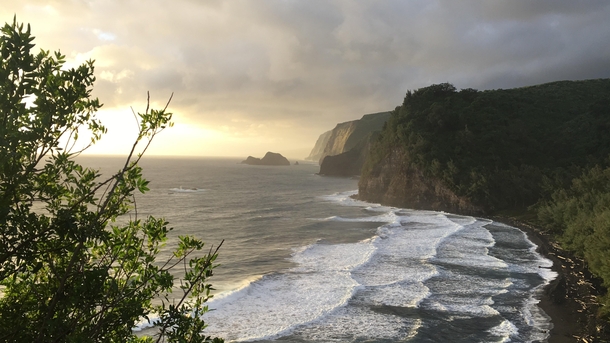 The cliffs of the Hawaiian Poipu Valley