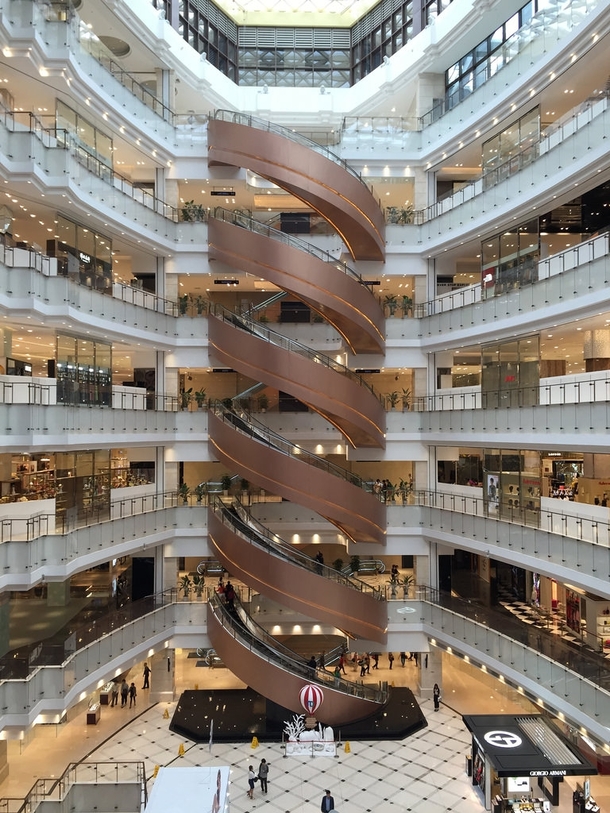  Worlds largest spiral escalator - New World Daimaru Department Store Shanghai