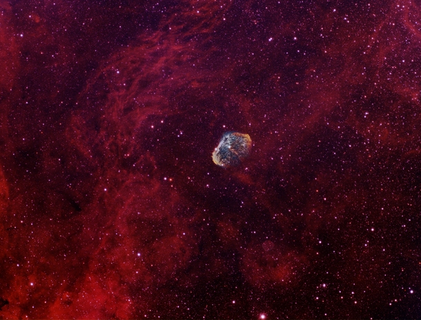 A bicolor image of the Crescent nebula Look closely and you can also find the soap bubble nebula 