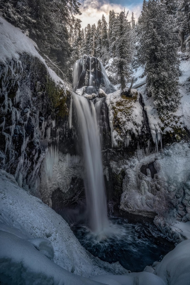 A Cold Day In Heaven More often than not putting in the extra effort to reach a place before sunrise is well worth it in my opinion Heres Falls Creek Falls in Washington state all dressed in white OC  IG  httpswwwinstagramcomjohn_perhach_photo