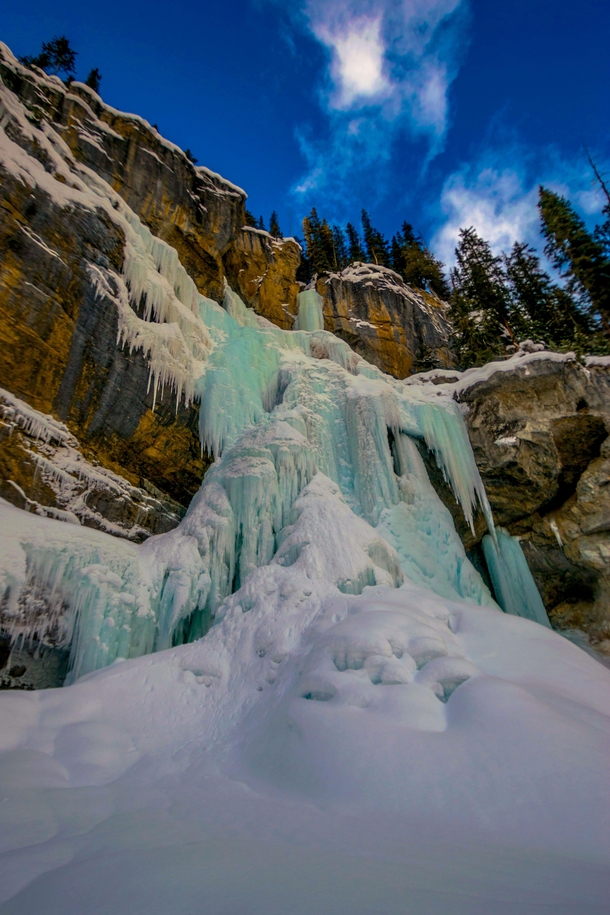 A cold hike to a frozen wonder - Panther Falls Banff Canada 
