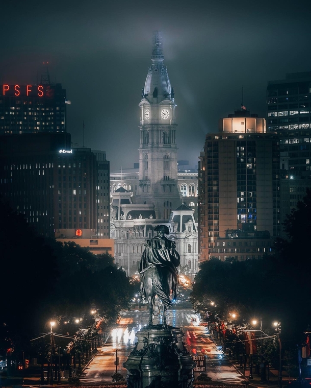 A foggy night in Philadelphia 