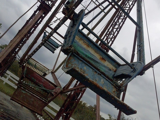 A friend of mine found an abandoned amusement park in Tennessee called Patriotic Palace 