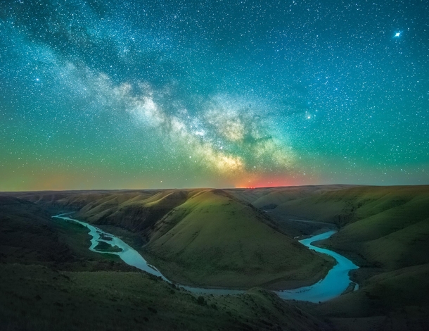 A Grand Canyon sitting high above the John Day River in Oregon Used some new techniques to bring out color in the night 