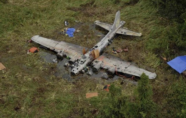 A picture of a be Flying Fortress that crashed in Papua New Guinea back in 