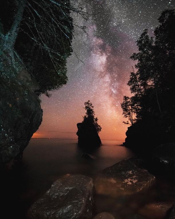 A quiet night under the stars at tettegouche state park on Lake Superior in Minnesota 