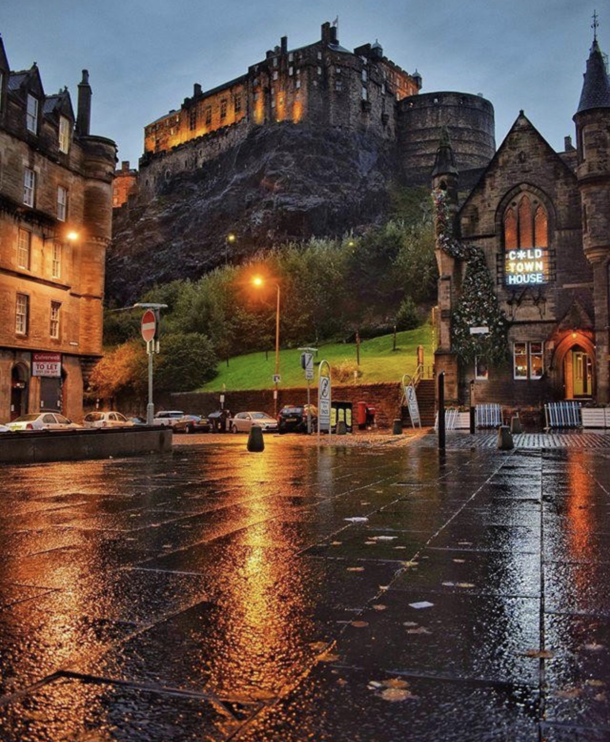 A rainy night in Edinburgh