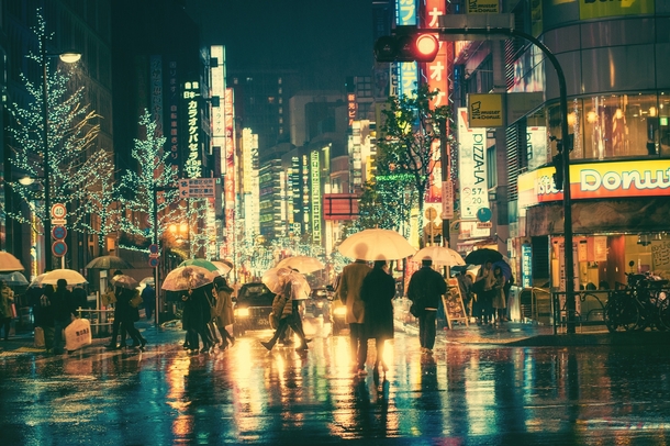 A rainy night in Tokyo  Photographed by Masashi Wakui
