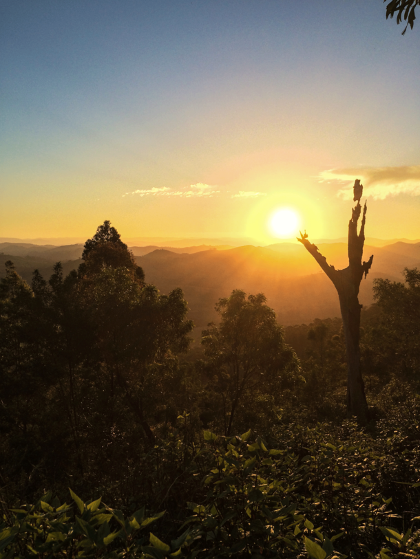 A sunset in the hills of eastern Australia - Photorator