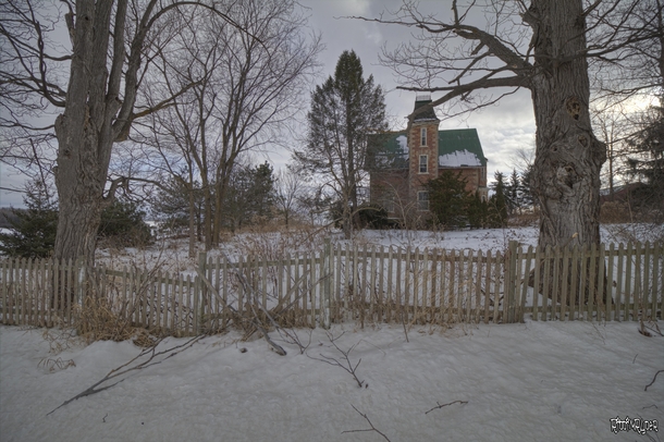 Abandoned Addams Family House in Rural Ontario 