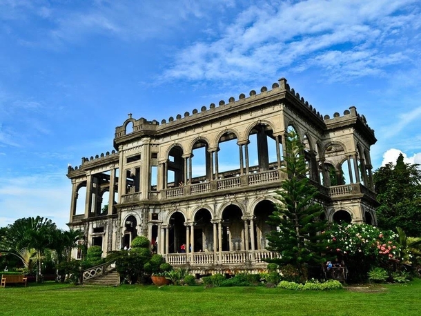 Abandoned ancestral home in the Philippines From Wiki