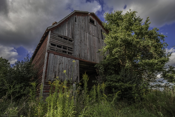 Abandoned barn in Batavia IL 