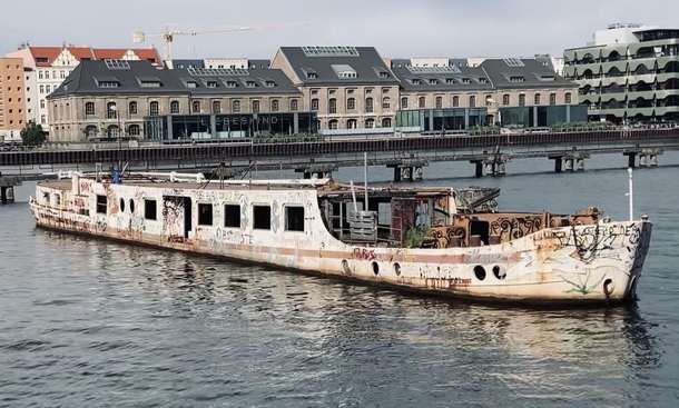 Abandoned boat in Berlin